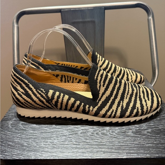 Vaneli Black and Tan Zebra Print Flats - Picture 3 of 9